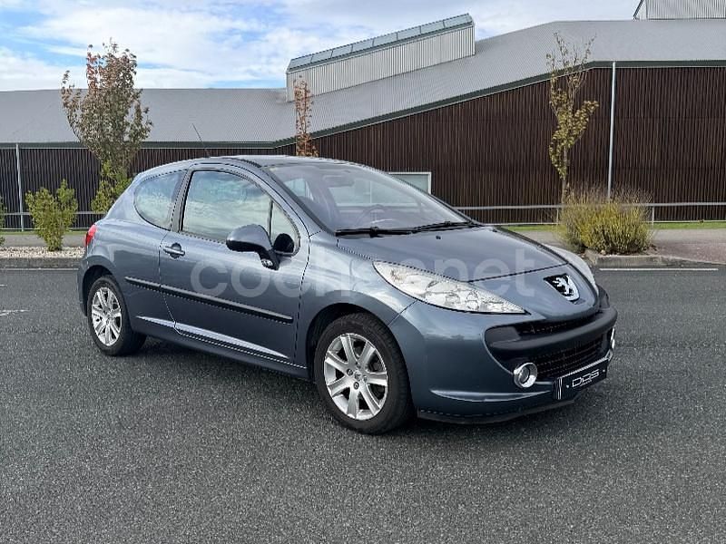 Gris / plata Usado 2006 Peugeot 207 Berlina | 5999 € (Caro) - Imagen 1/4