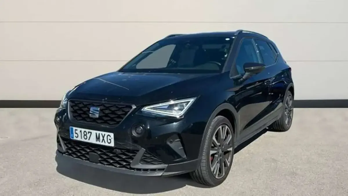 Usado Seat Arona FR 150 CV (110 kW) 2024 Negro SUV