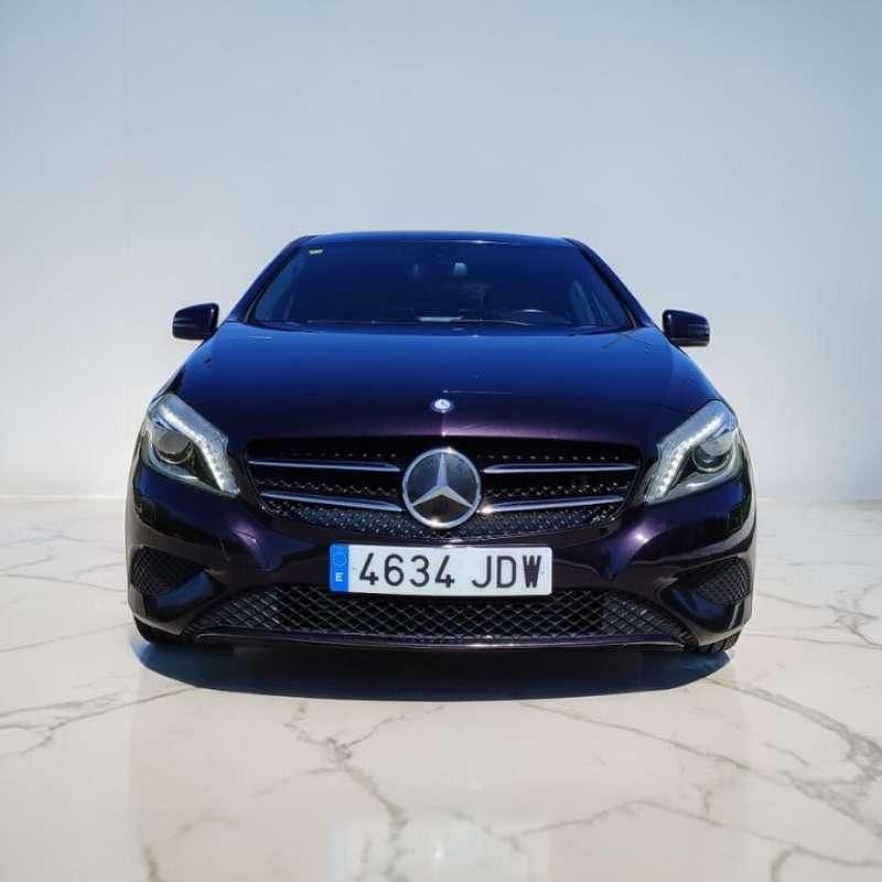Usado Mercedes A180 AMG line 109 CV (80 kW) 2015 Burdeos Utilitario