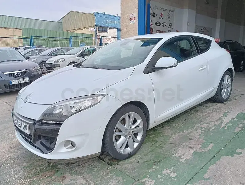 Usado Renault Mégane III Dynamique 115 CV (84 kW) 2012 Blanco Berlina