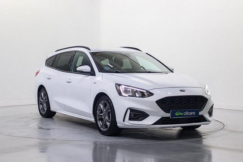 Usado Ford Focus Trend 125 CV (91 kW) 2019 Blanco Familiar