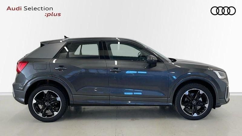 Usado Audi Q2 S-Line 116 CV (85 kW) 2023 Gris SUV