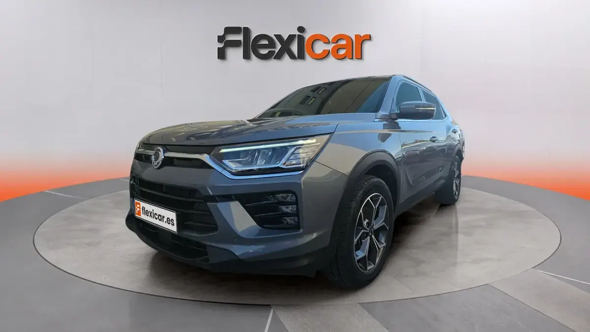Usado SsangYong Korando 149 CV (109 kW) 2022 Gris