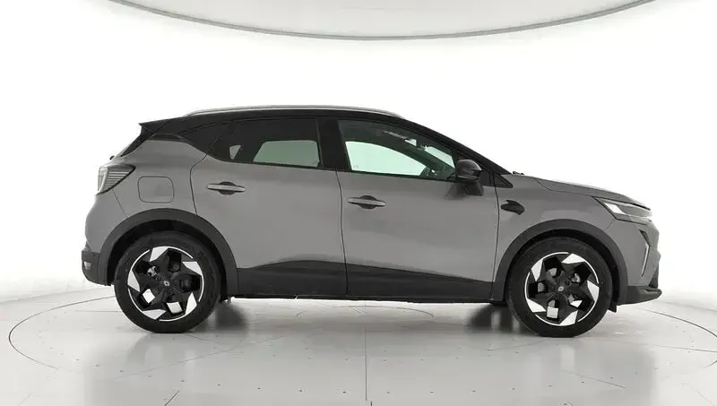 Usado Renault Captur Techno 100 CV (73 kW) 2025 Gris SUV