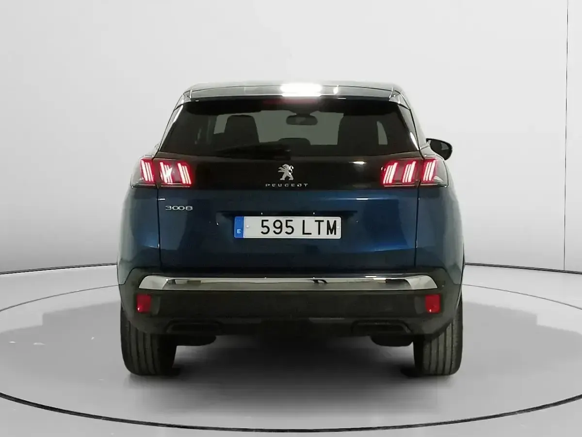 Usado Peugeot 3008 Allure 131 CV (96 kW) 2021 Azul SUV