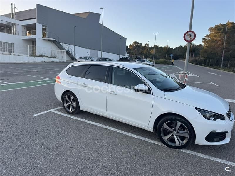 Usado Peugeot 308 SW Business-Line 130 CV (95 kW) 2017 Blanco Familiar