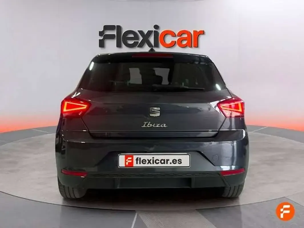 Usado Seat Ibiza XCELLENCE 116 CV (85 kW) 2025 Azul Utilitario