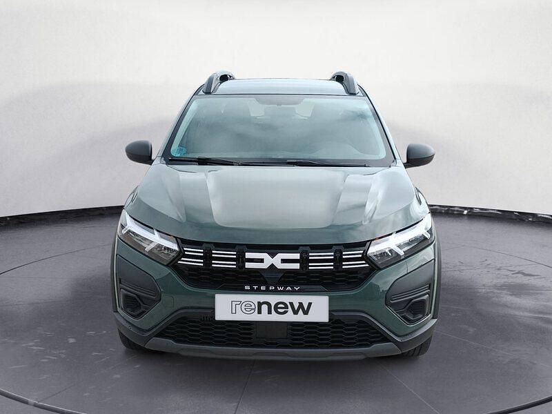 Usado Dacia Sandero Essentiel 100 CV (73 kW) 2023 Verde Berlina