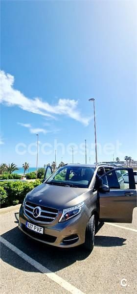 Usado Mercedes V250 Exclusive 204 CV (150 kW) 2017 Gris / plata Monovolumen