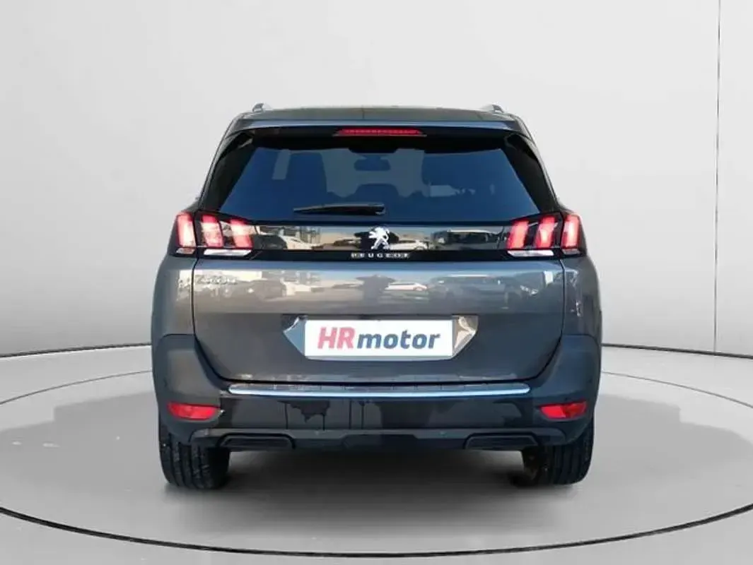 Usado Peugeot 5008 Allure 132 CV (97 kW) 2023 Gris SUV