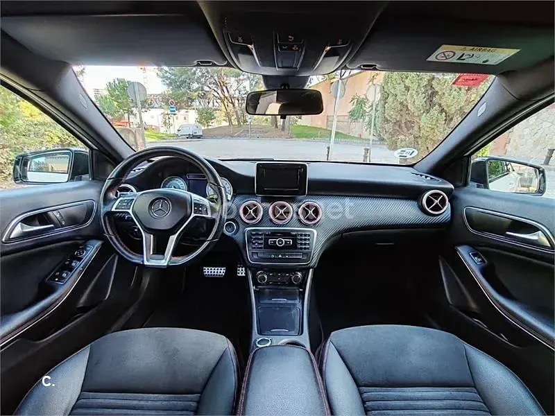 Usado Mercedes A180 AMG line 109 CV (80 kW) 2013 Blanco Berlina