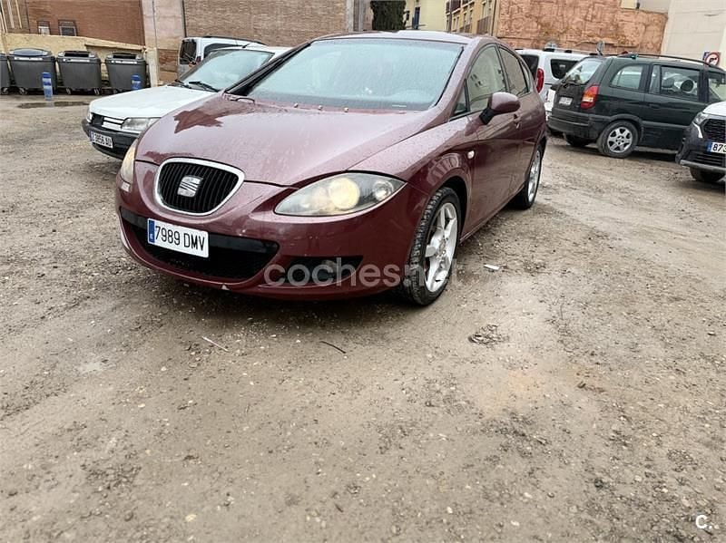 Usado Seat Leon Reference 140 CV (102 kW) 2005 Granate Utilitario