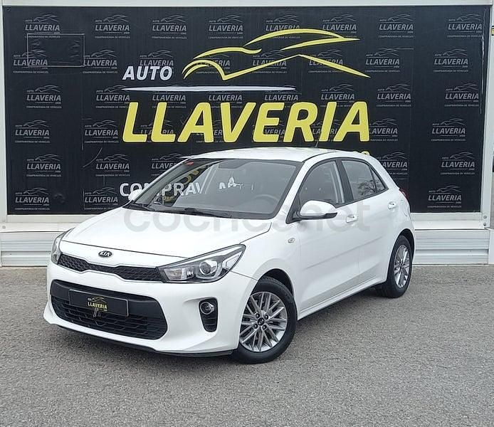 Usado Kia Rio 100 CV (73 kW) 2019 Blanco Berlina