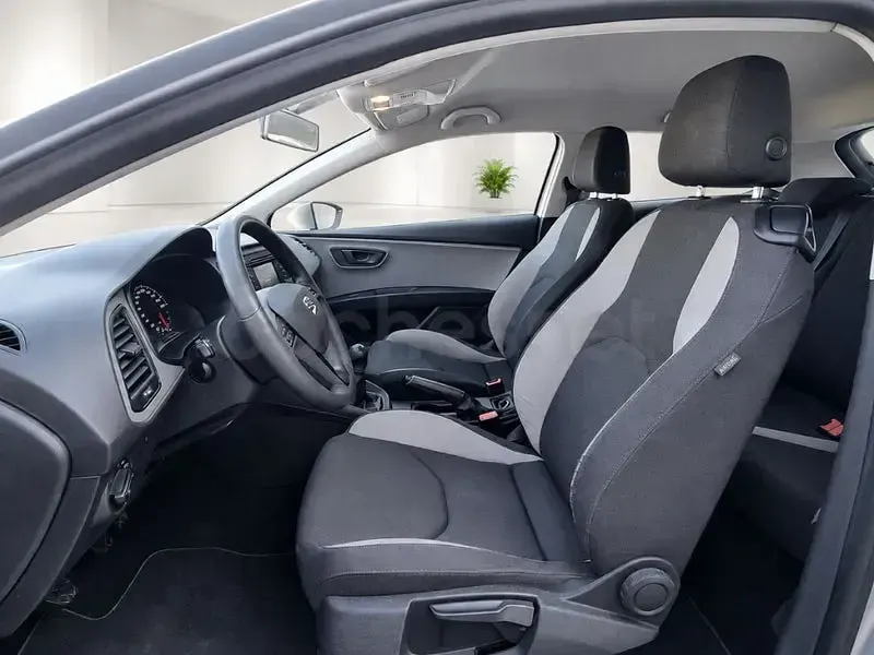 Używany Seat Leon Reference 105 KM (77 kW) 2014 Szary Sedan/Limuzyna