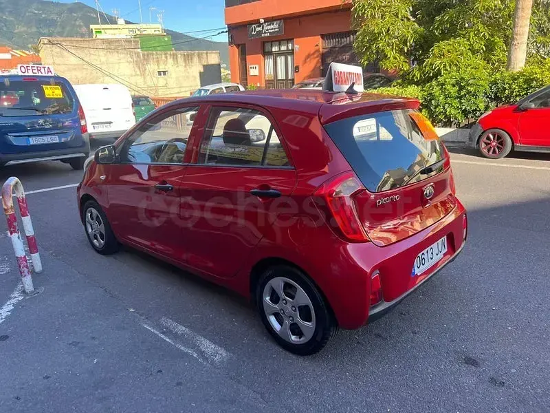 Usado Kia Picanto 85 CV (62 kW) 2015 Granate Utilitario