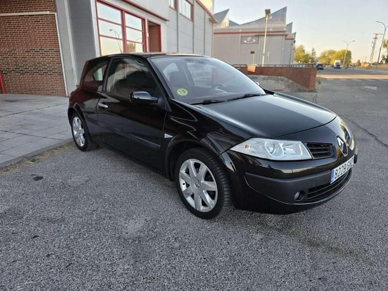 Usado Renault Mégane III Dynamique 131 CV (96 kW) 2008 Negro Utilitario
