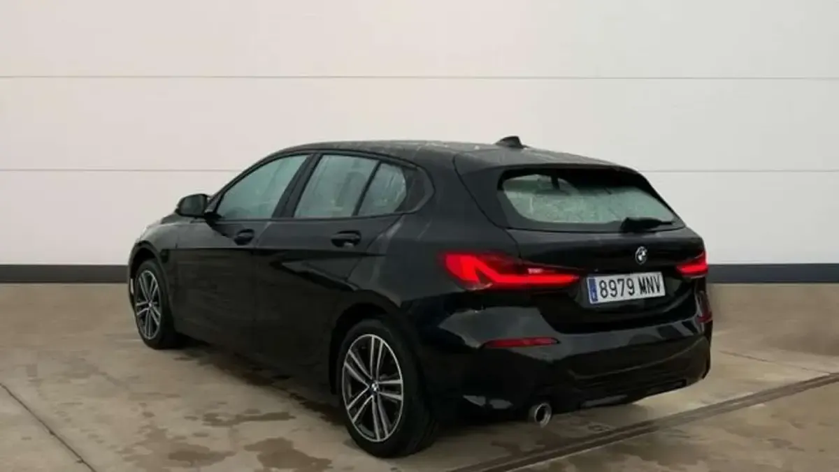 Usado BMW 116 Comfort Edition 136 CV (100 kW) 2024 Negro Utilitario