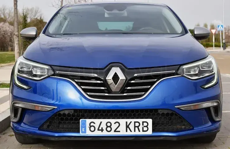 Usado Renault Mégane GT GT-Line 140 CV (102 kW) 2018 Azul (rayo) Coupe