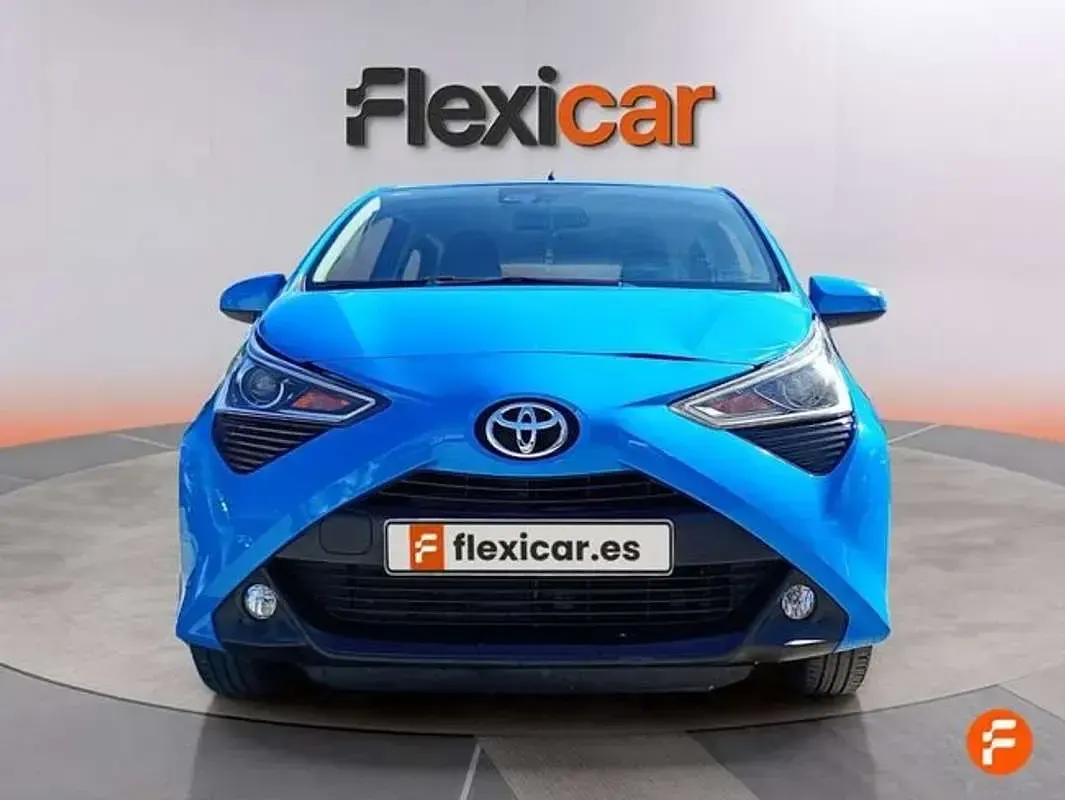 Usado Toyota Aygo X-cite 72 CV (52 kW) 2020 Azul Utilitario