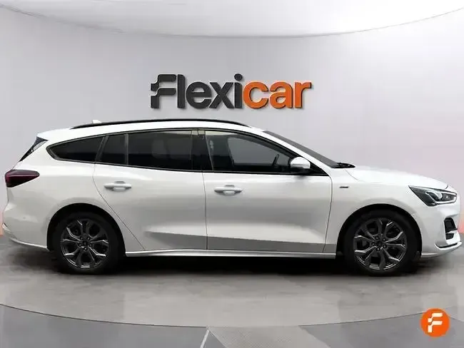 Usado Ford Focus Active 155 CV (114 kW) 2022 Blanco Familiar
