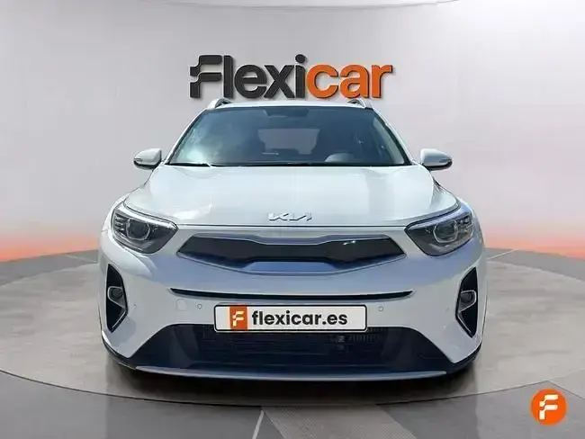 Usado Kia Stonic 101 CV (74 kW) 2025 Blanco SUV