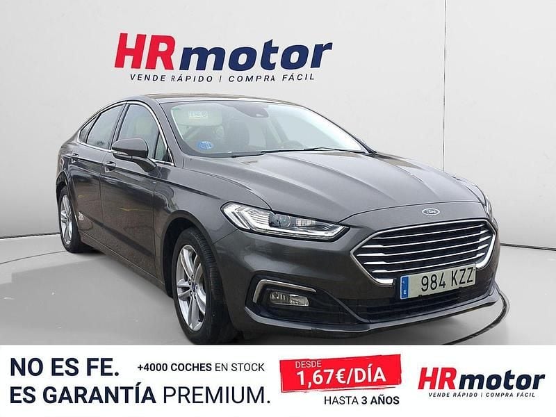 Usado Ford Mondeo Titanium 165 CV (121 kW) 2019 Gris / plata Berlina