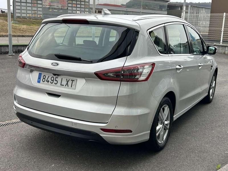 Usado Ford S-MAX Titanium 150 CV (110 kW) 2022 Gris Monovolumen