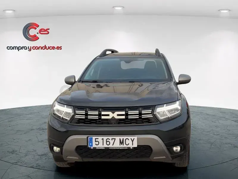 Usado Dacia Duster Journey 100 CV (73 kW) 2022 Gris / plata SUV