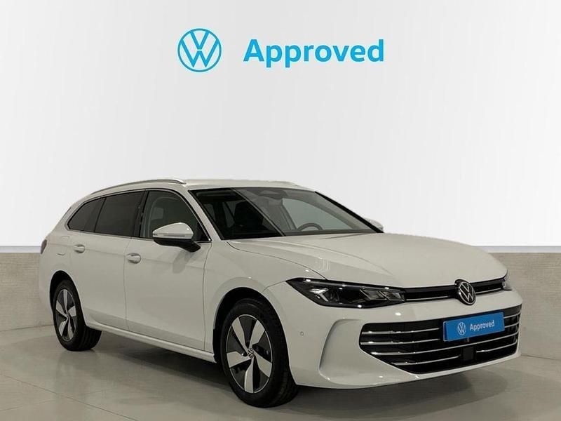 Usado VW Passat Business 272 CV (200 kW) 2024 Blanco Familiar
