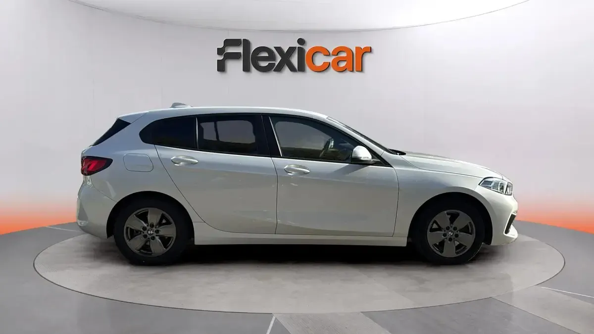 Używany BMW 116 116 KM (85 kW) 2021 Biały Hatchback