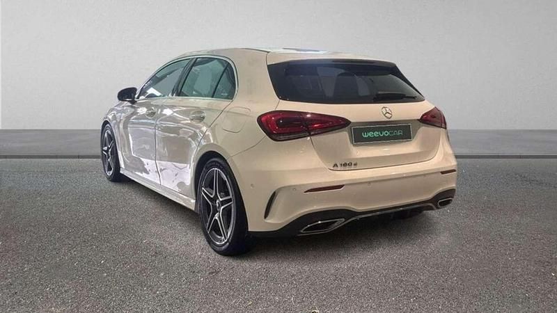 Usado Mercedes A180 117 CV (86 kW) 2019 Blanco Berlina