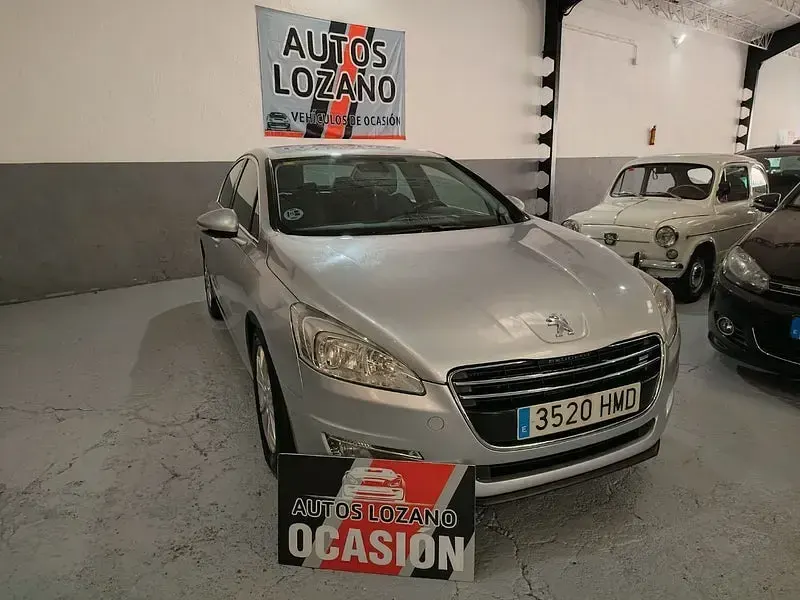 Usado Peugeot 508 Active 112 CV (82 kW) 2012 Gris / plata Berlina