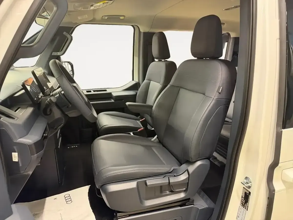 Nieuw Kia PV5 Plus 119 kW (163 PK) 2026 Wit MPV