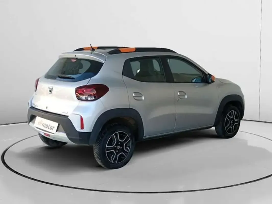 Usado Dacia Spring Comfort Plus 33 kW (45 CV) 2022 Gris Utilitario