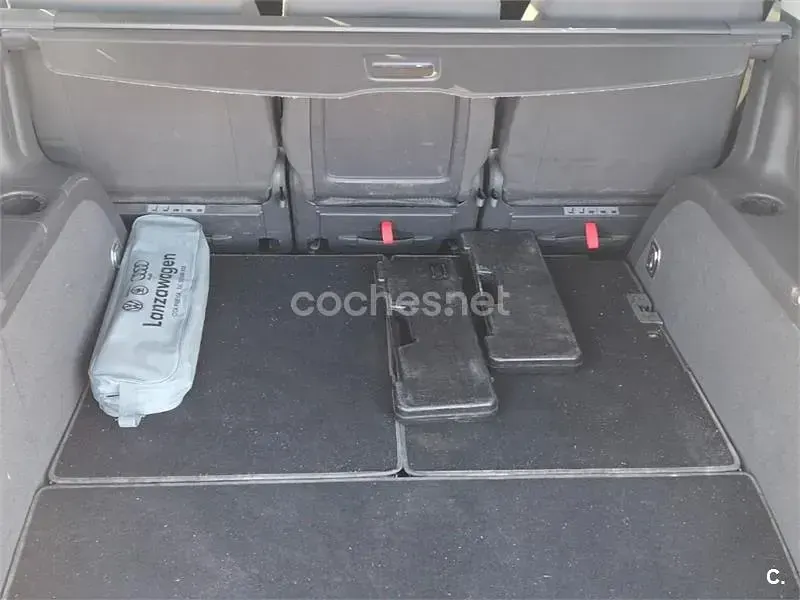 Usado VW Touran Edition 105 CV (77 kW) 2011 Azul Monovolumen