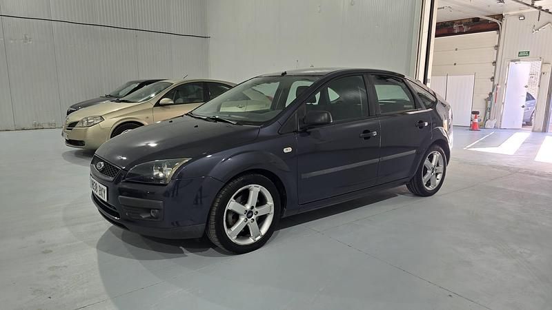 Usado Ford Focus Trend 115 CV (84 kW) 2006 Negro Berlina