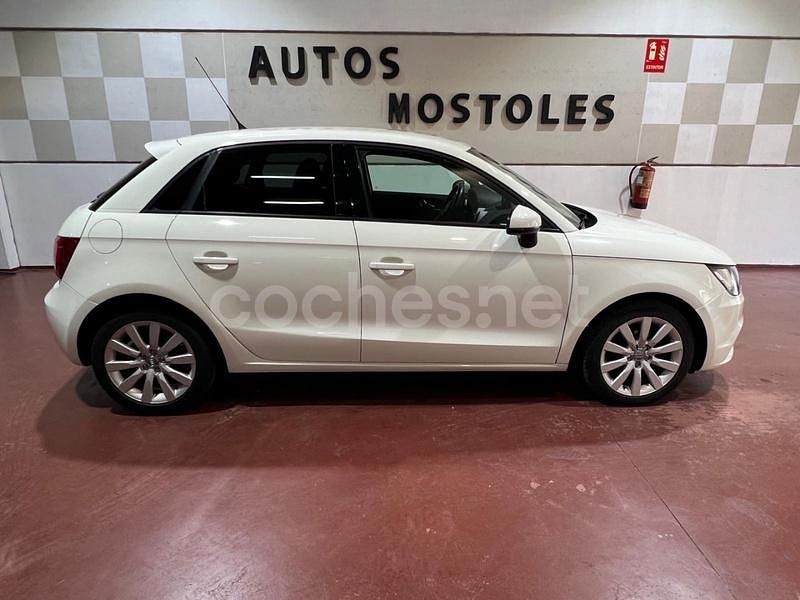 Usado Audi A1 Sportback Ambition 90 CV (66 kW) 2013 Blanco Utilitario