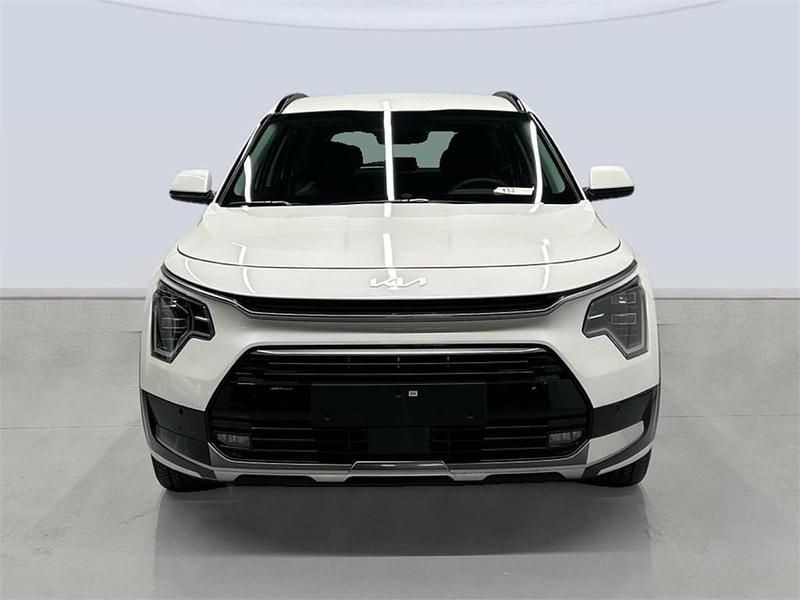 Usado Kia Niro 141 HP (103 kW) 2024 Branco SUV