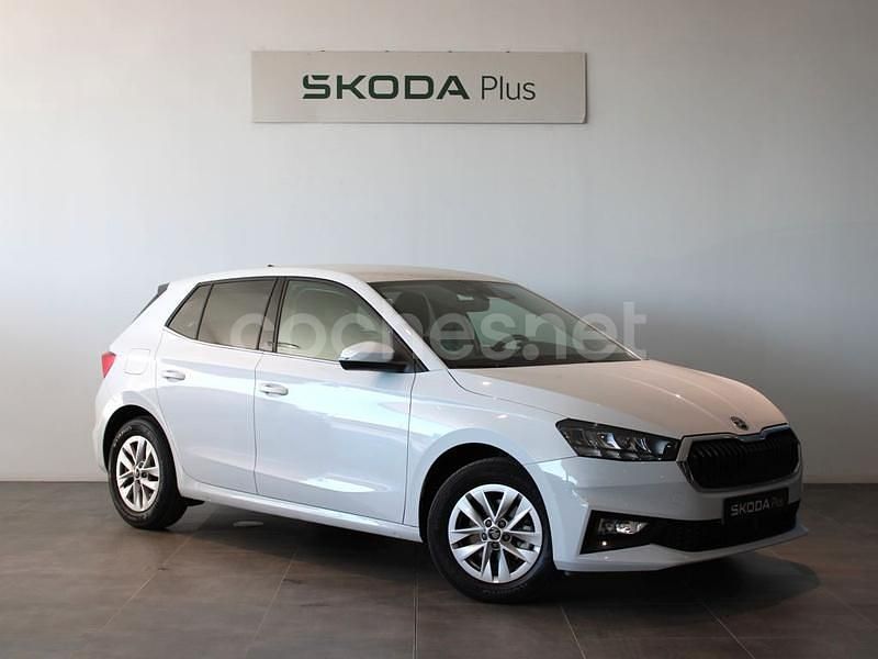 Blanco Usado 2025 Skoda Fabia Selection Berlina | 18.500 € (Precio justo) - Imagen 1/4