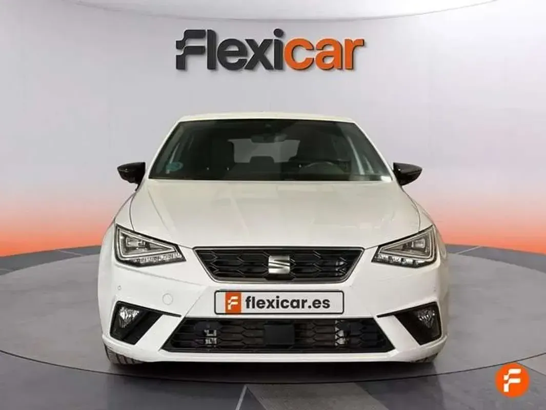 Usado Seat Ibiza FR 110 CV (80 kW) 2023 Blanco Utilitario