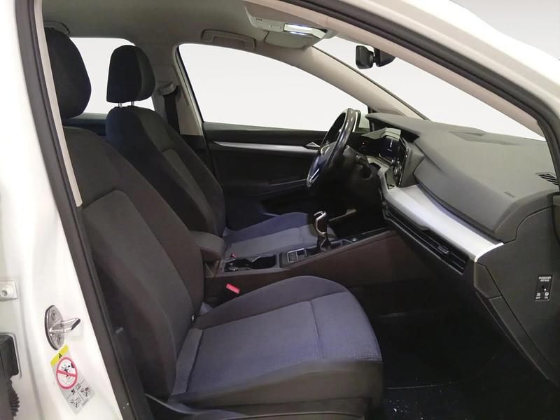 Usado VW Golf VII 115 CV (84 kW) 2021 Blanco