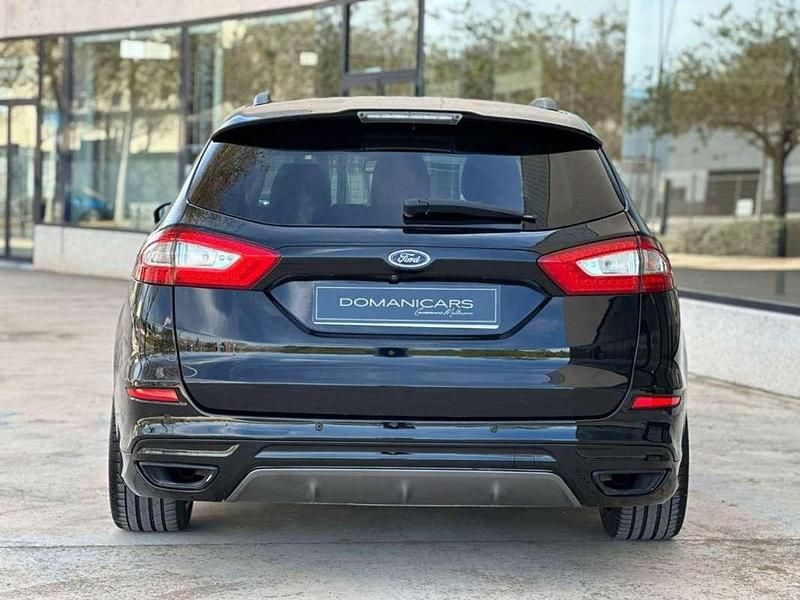 Usado Ford Mondeo ST-Line 179 CV (131 kW) 2017 Negro Berlina