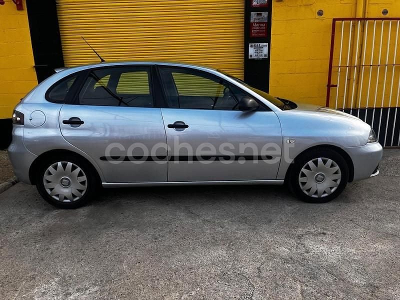 Usado Seat Ibiza 70 CV (51 kW) 2009 Gris / plata Berlina