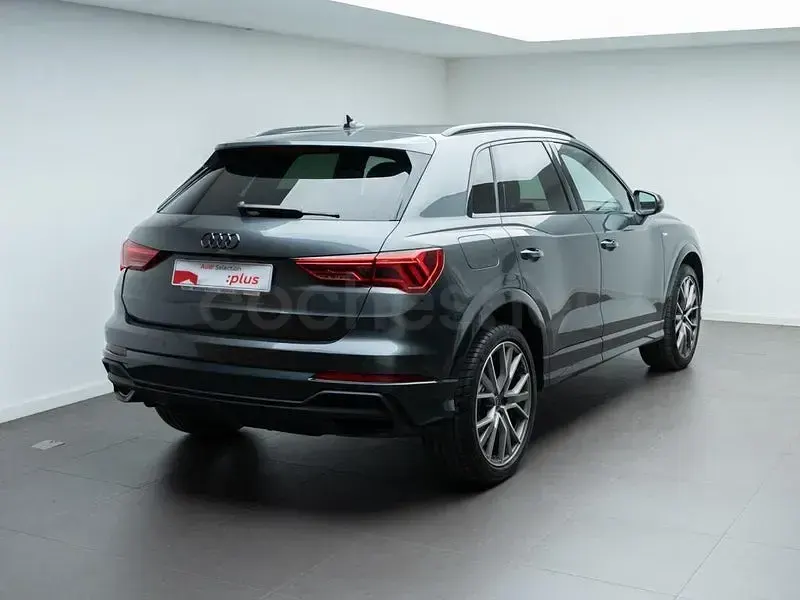 Usado Audi Q3 Ambiente 150 CV (110 kW) 2024 Gris / plata SUV