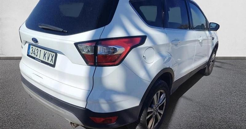Usado Ford Kuga Trend+ 120 CV (88 kW) 2019 SUV