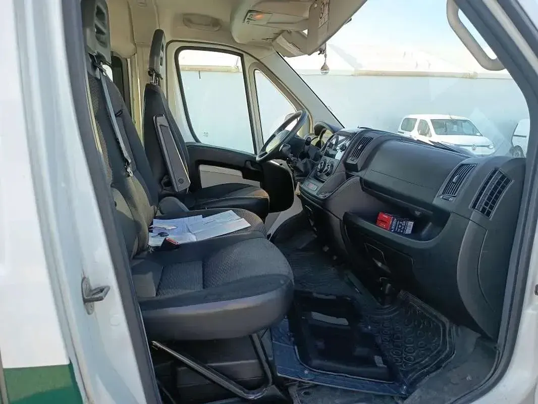 Usado Citroën Jumper 140 CV (102 kW) 2020 Blanco Monovolumen