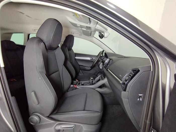 Usado Skoda Karoq Selection 150 CV (110 kW) 2025 Gris SUV