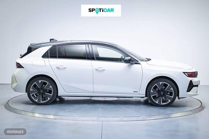 Usado Opel Astra 114 kW (156 CV) 2024 Blanco Familiar