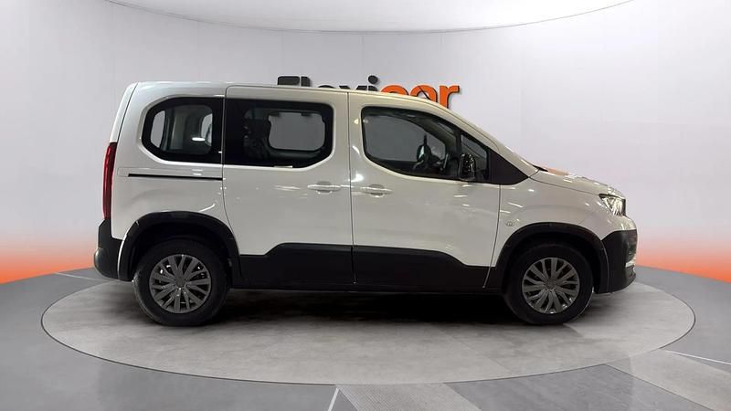 Usado Peugeot Rifter Active 102 CV (75 kW) 2023 Blanco Monovolumen