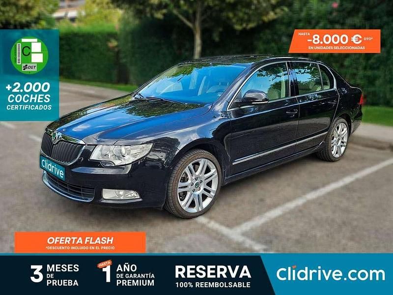 Negro Usado 2011 Skoda Superb Exclusive Berlina | 9390 € - Imagen 1/3
